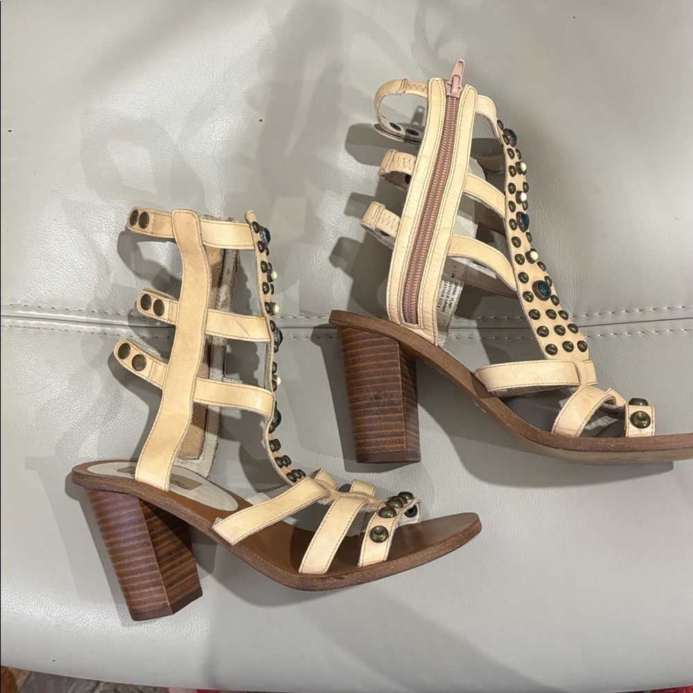 MIA limited edition Sphinx Sandals  sz 7 1/2